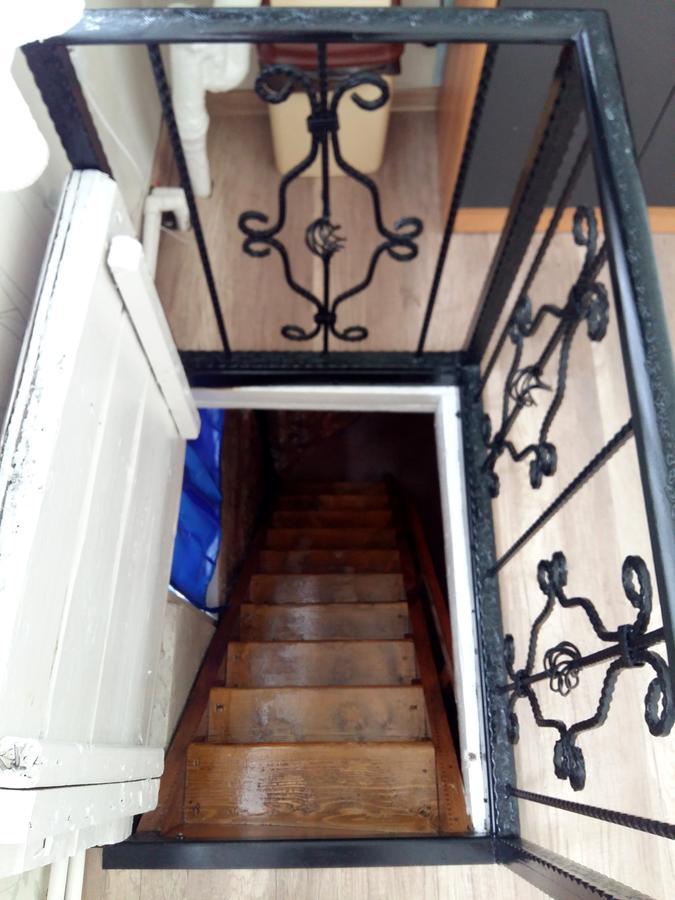 Gulo'S Home Tbiliszi Kültér fotó